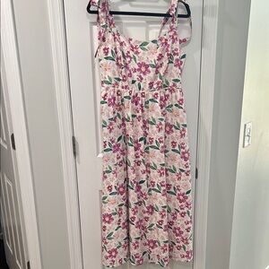 Gorgeous Floral sundress with pockets